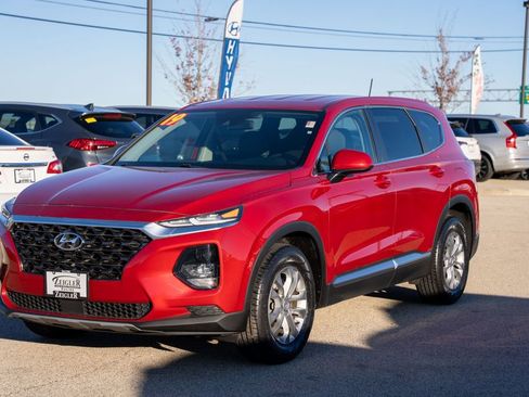 Used 2019 Hyundai Santa Fe SE image 3