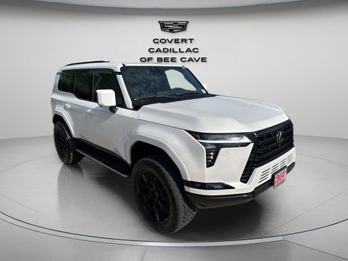 Used 2024 Lexus GX 550 550 Luxury w/ Accessory Package (Z1) image 2