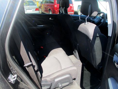 Used 2012 Dodge Journey SXT image 8