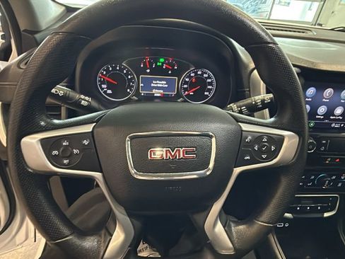 Used 2023 GMC Terrain SLE w/ Driver Convenience Package image 30