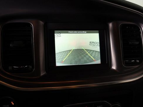 Used 2019 Dodge Charger SXT image 6