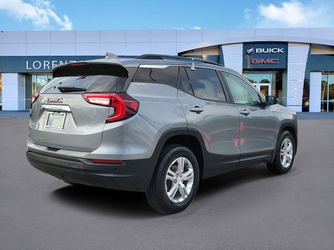 Used 2023 GMC Terrain SLE w/ Driver Convenience Package FWD image 4