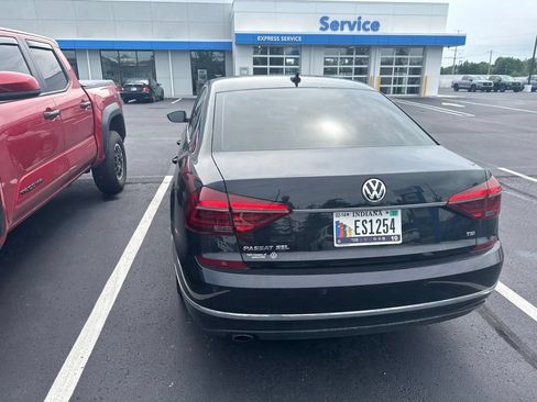 Used 2017 Volkswagen Passat 1.8T SEL Premium FWD image 8