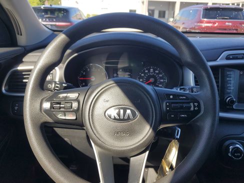 Used 2018 Kia Sorento LX image 18