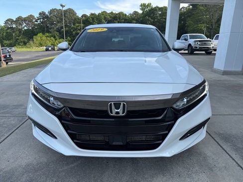 Used 2019 Honda Accord Sport image 2