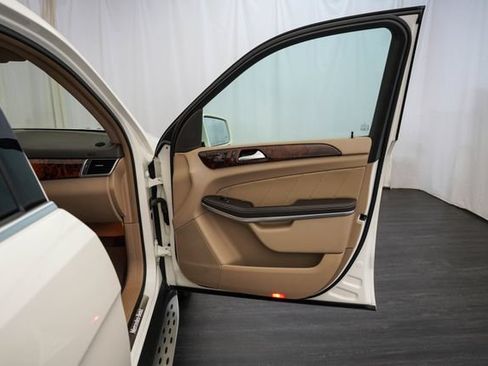 Used 2013 Mercedes-Benz GL 450 4MATIC image 17