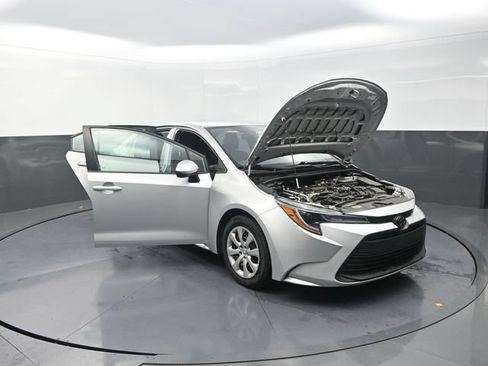 Used 2024 Toyota Corolla LE FWD image 39