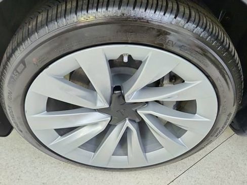 Used 2026 Tesla Model Y Long Range image 59