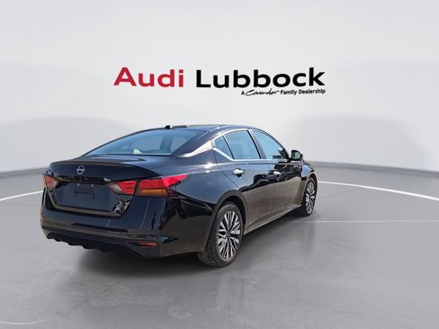 Used 2025 Nissan Altima 2.5 SV FWD image 8