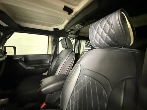 Used 2018 Jeep Wrangler Unlimited Sport S AWD/4WD image 5