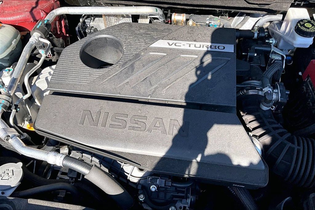 Used 2025 Nissan Rogue SV FWD image 29