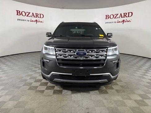Used 2018 Ford Explorer Limited w/ Equipment Group 301A FWD image 2