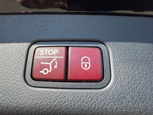 Used 2026 Mercedes-Benz GLC 300 GLC 300 image 34