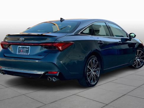 Used 2019 Toyota Avalon XSE w/ All Weather Liner Package FWD image 12