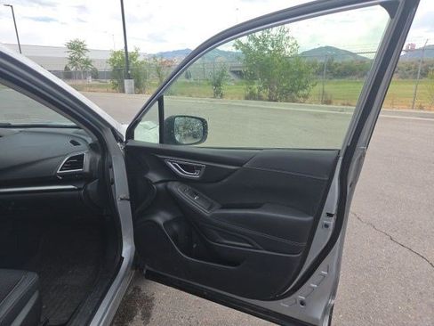 Used 2019 Subaru Forester Premium AWD/4WD image 19