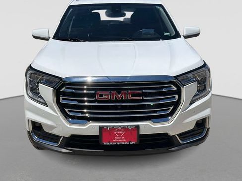 Used 2023 GMC Terrain SLT w/ Tech Package AWD/4WD image 9