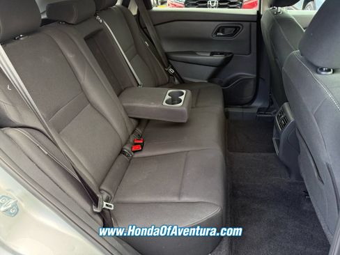 Used 2024 Nissan Rogue S AWD/4WD image 13