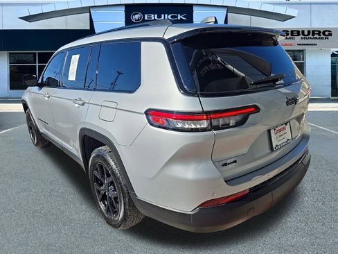 Used 2025 Jeep Grand Cherokee L Altitude image 5