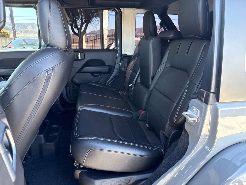 Used 2023 Jeep Wrangler Unlimited Sahara AWD/4WD image 21
