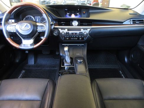Used 2017 Lexus ES 350 w/ Premium Package FWD image 21