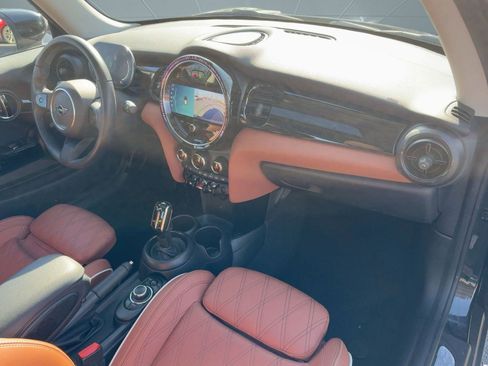 Certified 2023 MINI Cooper 2-Door Hardtop w/ Signature Upholstery Package image 31