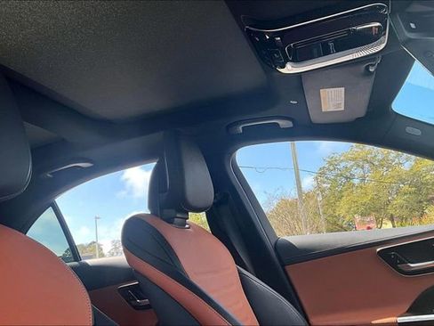 Used 2024 Mercedes-Benz C 300 Sedan image 28