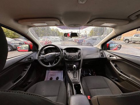 Used 2016 Ford Focus SE FWD image 9
