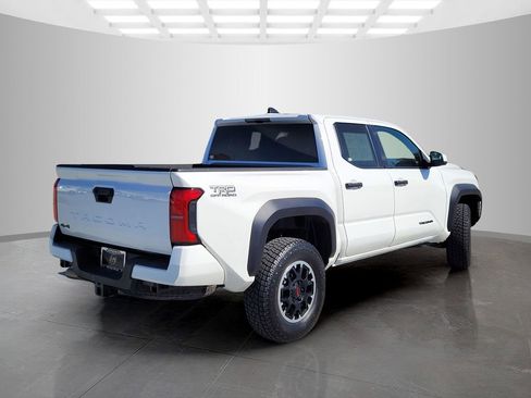 Used 2024 Toyota Tacoma TRD Off-Road AWD/4WD image 4