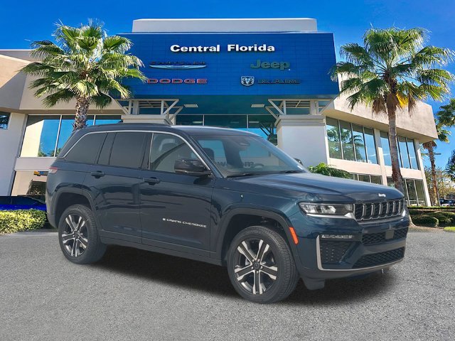 New 2027 Jeep Grand Cherokee Limited RWD image 2