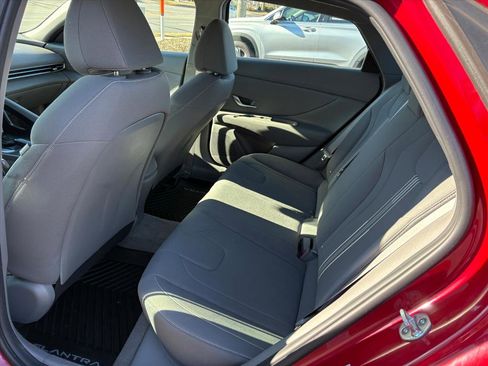 Certified 2023 Hyundai Elantra SEL image 18