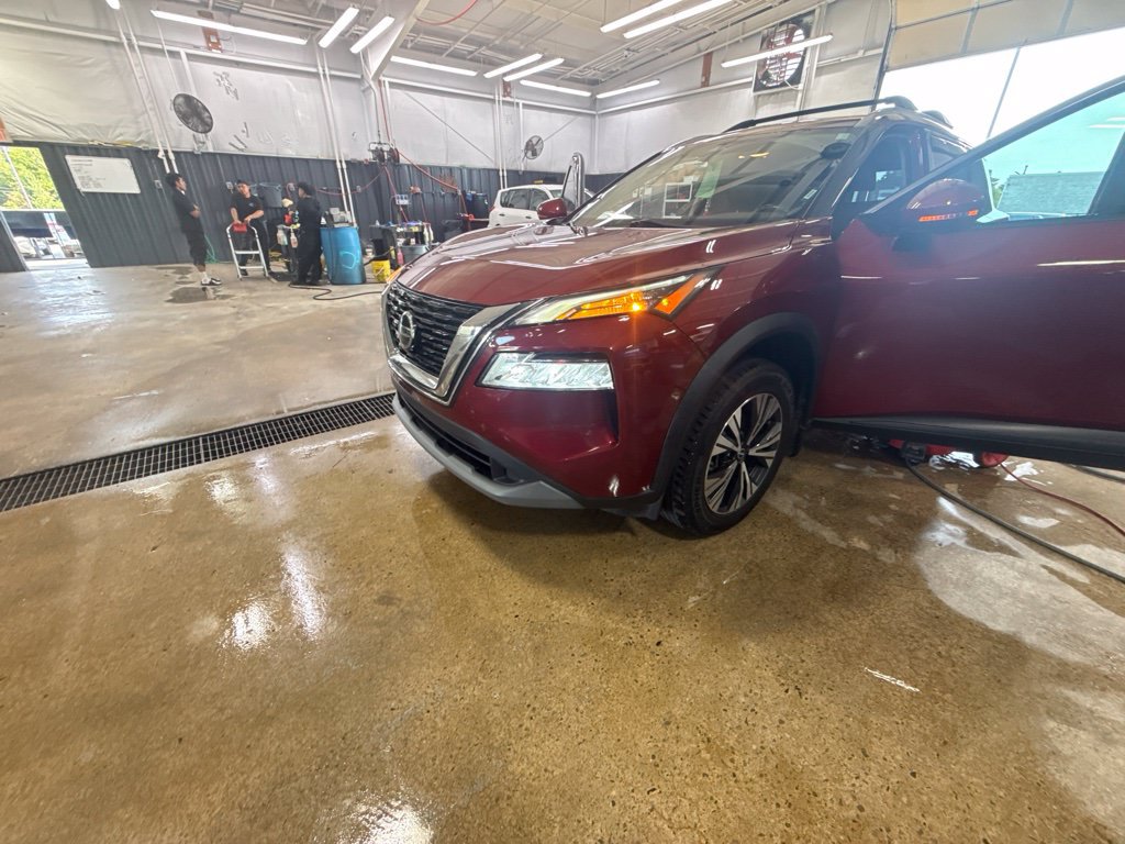 Used 2021 Nissan Rogue SV w/ Premium Package FWD image 4