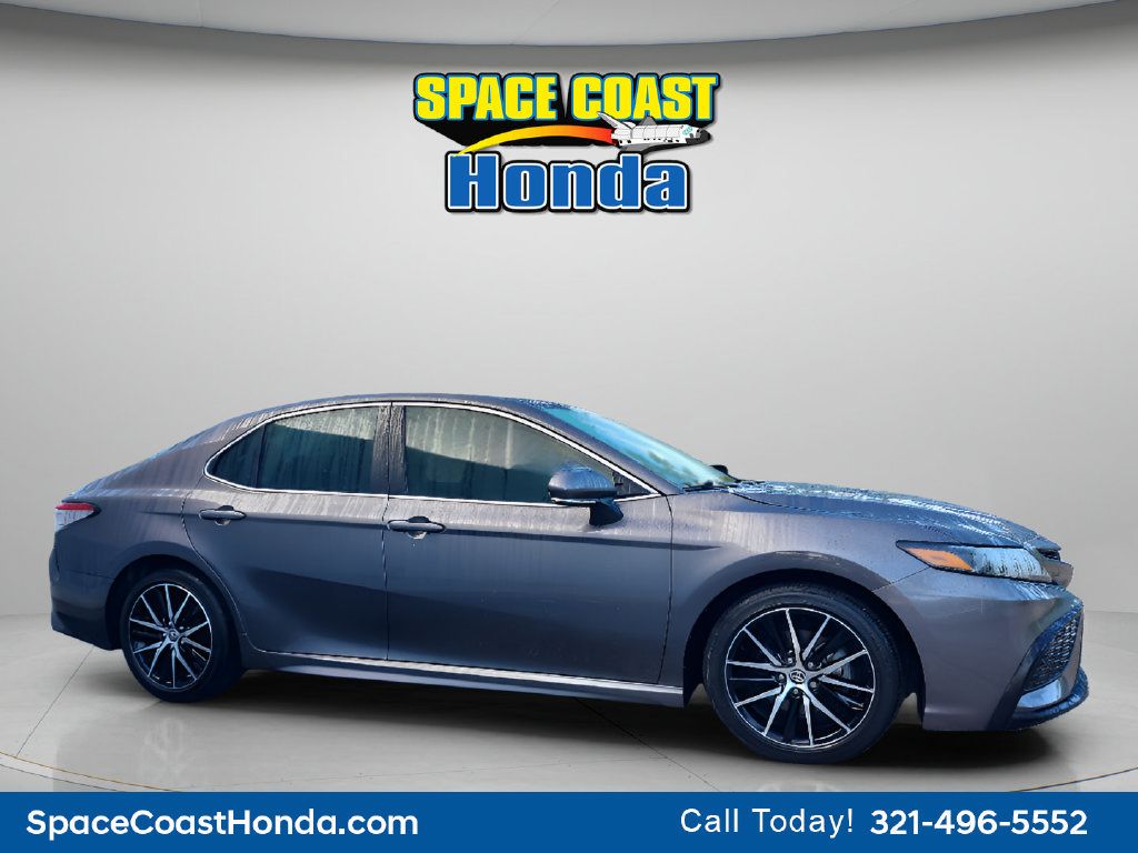 Used 2024 Toyota Camry SE w/ Convenience Package FWD image 12