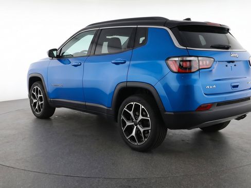 Used 2025 Jeep Compass Limited AWD/4WD image 6