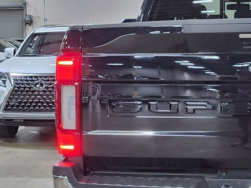 Used 2022 Ford F350 Lariat w/ Lariat Ultimate Package AWD/4WD image 19