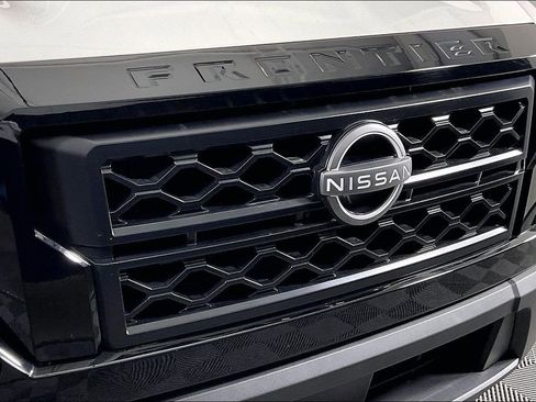 Certified 2024 Nissan Frontier SV w/ Hardbody Edition image 39