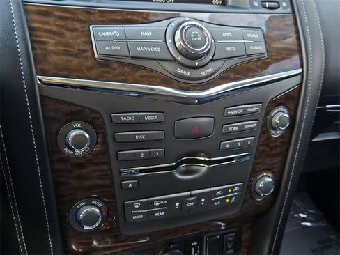 Used 2020 Nissan Armada SL w/ Premium Package image 22