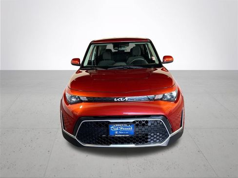 Used 2025 Kia Soul LX w/ LX Technology Package FWD image 3