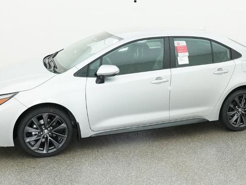 New 2026 Toyota Corolla SE FWD image 5