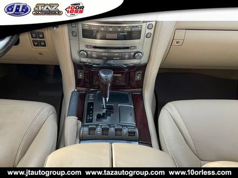 Used 2011 Lexus LX 570 4WD w/ Luxury Pkg image 19