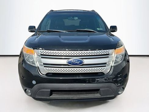 Used 2013 Ford Explorer XLT image 2