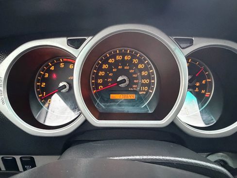 Used 2004 Toyota 4Runner Limited image 10