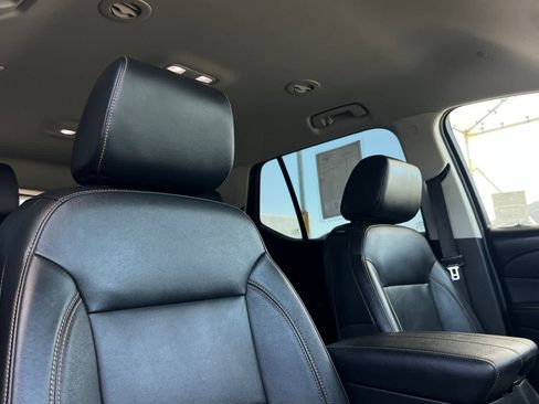Used 2020 Chevrolet Traverse RS FWD image 21