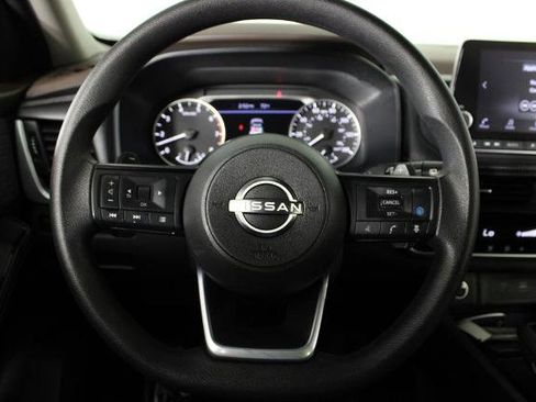 Certified 2023 Nissan Rogue SV FWD image 10