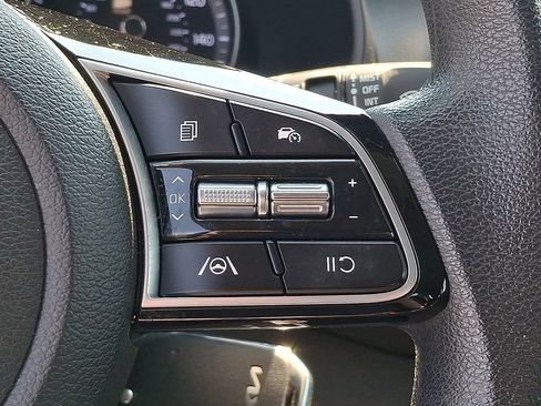 Certified 2023 Kia Forte LXS FWD image 16