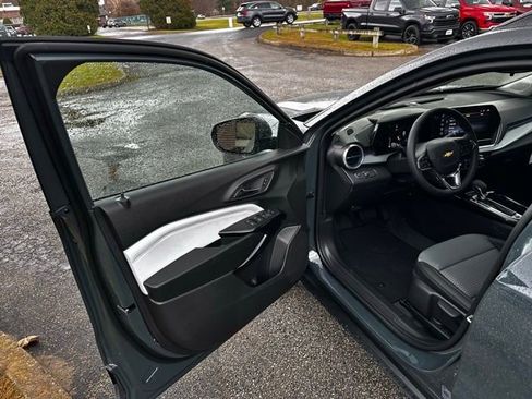 New 2026 Chevrolet Trax LT w/ Driver Confidence Package FWD image 18