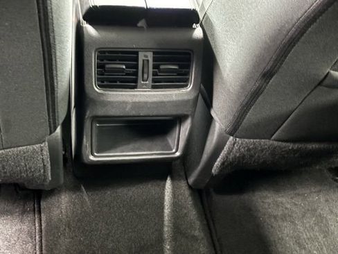 Used 2024 Nissan Rogue S image 10