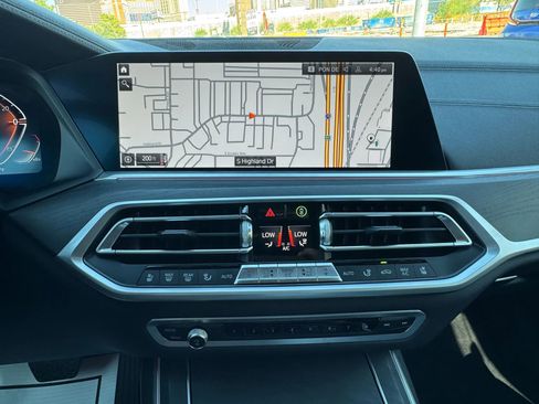 Used 2021 BMW X7 xDrive40i w/ Premium Package image 33