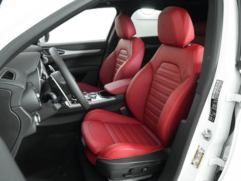 New 2025 Alfa Romeo Stelvio Sprint AWD/4WD image 19