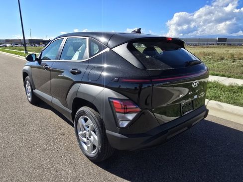 New 2026 Hyundai Kona SE image 3