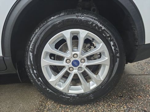 Used 2020 Ford Escape SE image 32